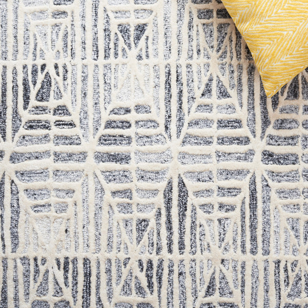 Safavieh Ebony 110 Antique Hand Tufted Rug Grey / Ivory EBN110F-8