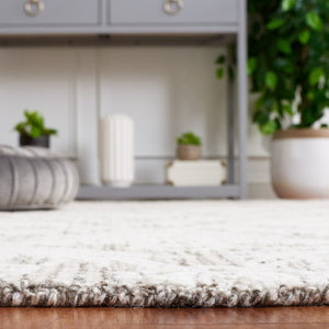 Safavieh Ebony 112 Antique Hand Tufted Rug Grey / Ivory EBN112F-8