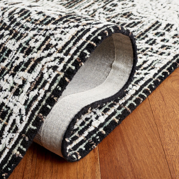 Safavieh Ebony 114 Antique Hand Tufted Rug Black / Ivory EBN114Z-8