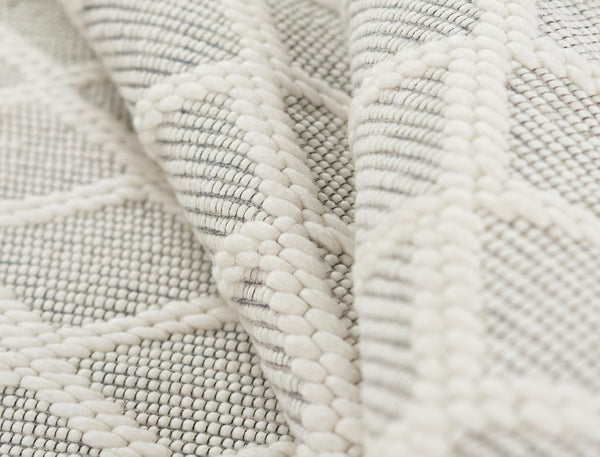 Momeni Ember EMR-2 Hand Woven Contemporary Geometric Indoor Area Rug Ivory 9' x 12' EMBEREMR-2IVY90C0