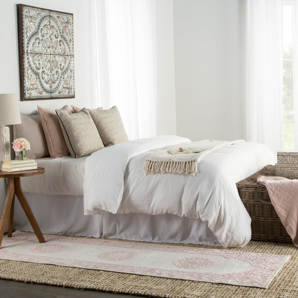 Jaipur Living Malo Medallion Pink/ White Runner Rug (2'6"X8')