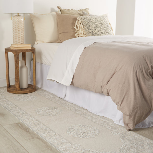 Jaipur Living Fables Collection FB124 Malo 59% Acrylic 32% Rayon 9% Polyester Machine Made Contemporary Medallion Rug RUG134220