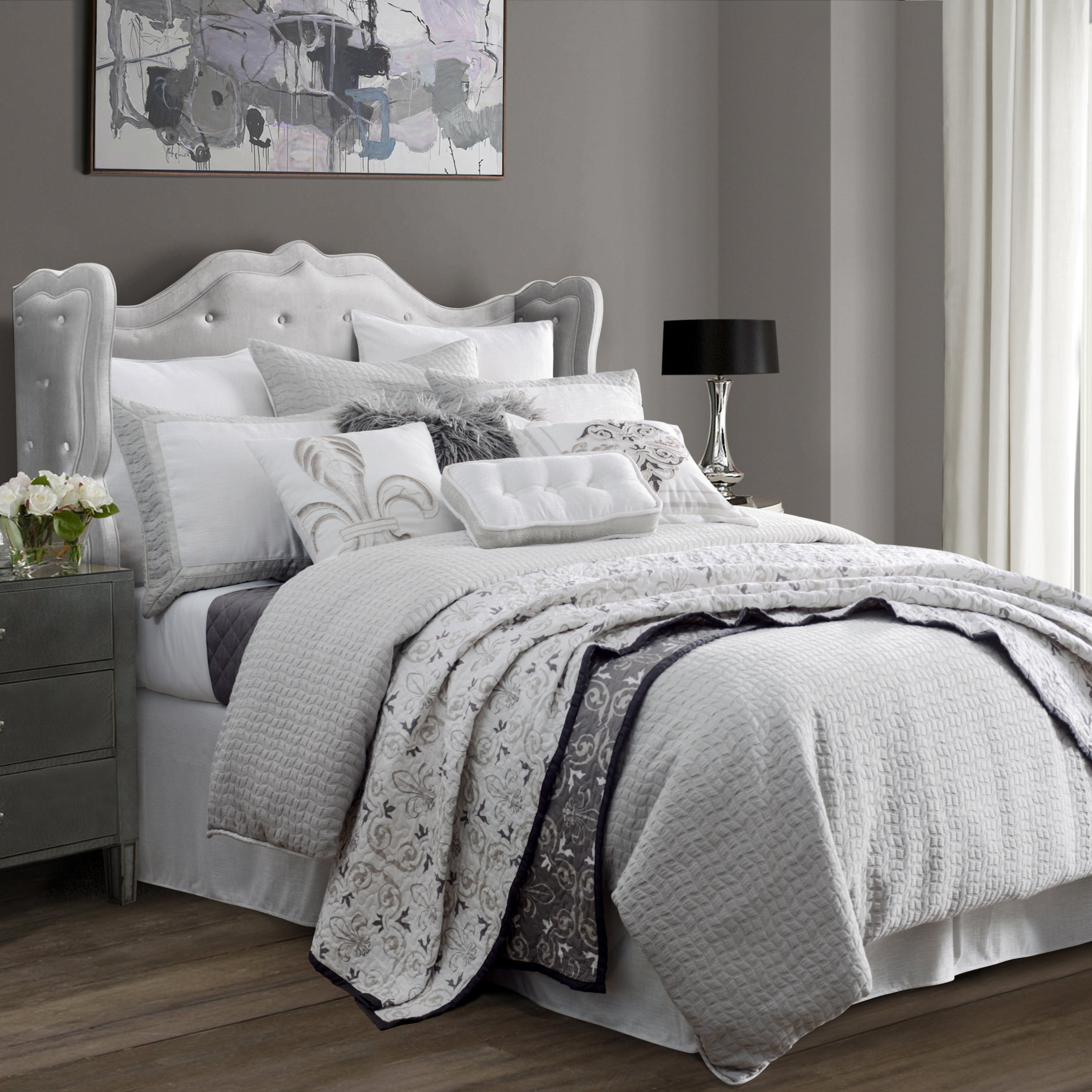 HiEnd Accents Wilshire Comforter Set