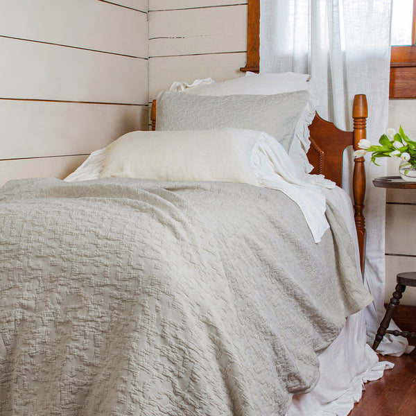 HiEnd Accents Porto Matelassé Duvet Cover Set FB1757-TW-TP Light Taupe Duvet Cover - Face and Back: 100% cotton. Pillow Sham - Face and Back: 100% cotton. 68x88