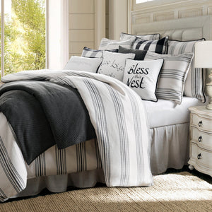 HiEnd Accents Blackberry Comforter Set FB1776-SK-OC White, Black  110x96x3