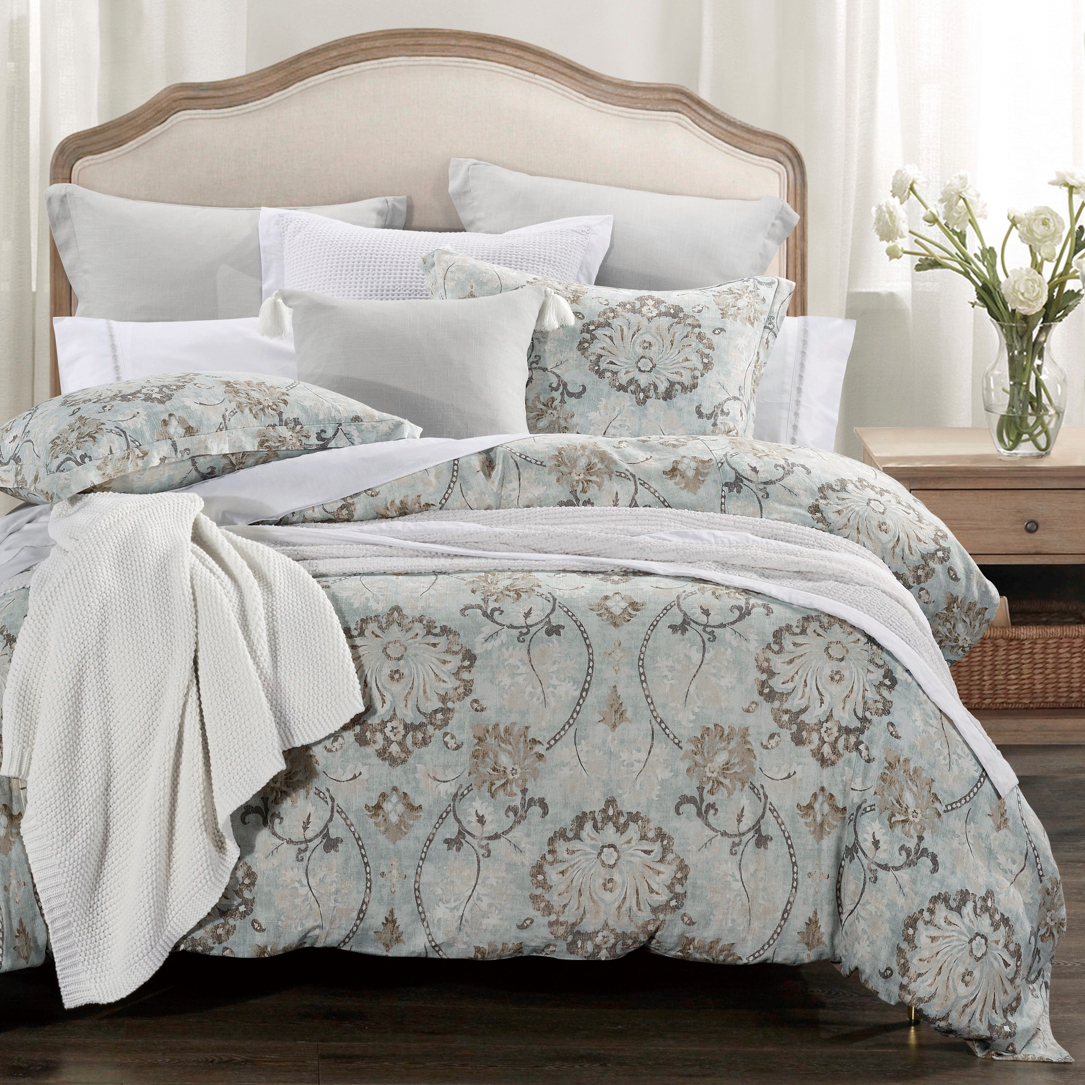 HiEnd Accents Dalia Comforter Set - Thumbnail 2