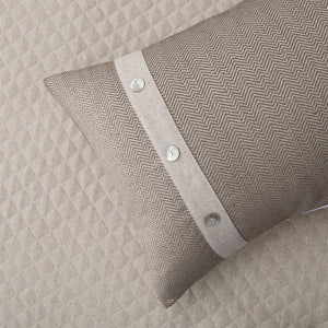 HiEnd Accents Fairfield Linen Coverlet Set FB3900-TW-SN Cream, Tan Coverlet: Face: 65% Polyester, 35% Linen. Back: 35% Cotton, 65% Polyester. Filling: 100% Polyester; BedSkirt: Skirt: 100% Polyester, Decking:100% Polyester; Standard Sham: 95% Polyester,5% Linen(1pc) 68x88x3