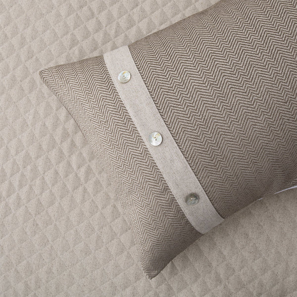 HiEnd Accents Fairfield Linen Coverlet Set FB3900-TW-SN Cream, Tan Coverlet: Face: 65% Polyester, 35% Linen. Back: 35% Cotton, 65% Polyester. Filling: 100% Polyester; BedSkirt: Skirt: 100% Polyester, Decking:100% Polyester; Standard Sham: 95% Polyester,5% Linen(1pc) 68x88x3