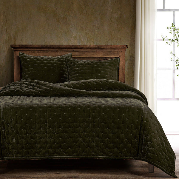 HiEnd Accents Stella Faux Silk Velvet Quilt FB6700-QN-FG Fern Green Face: 70% rayon, 30% nylon; Lining: 100% cotton 92.0 x 96.0 x 1.0