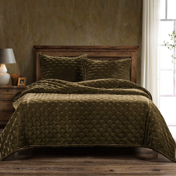 HiEnd Accents Stella Faux Silk Velvet Quilt FB6700-QN-GO Green Ochre Face: 70% rayon, 30% nylon; Lining: 100% cotton 92x96x1