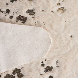 Safavieh Faux Cow Hide 207 Powerloomed 75% Polyester + 25% Acrylic Rug FCH207D-68