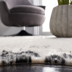 Safavieh Faux Cow Hide 207 Powerloomed 75% Polyester + 25% Acrylic Rug FCH207Z-68