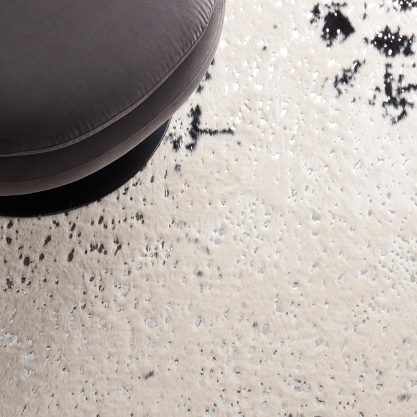 Safavieh Faux Cow Hide 207 Powerloomed 75% Polyester + 25% Acrylic Rug FCH207Z-68