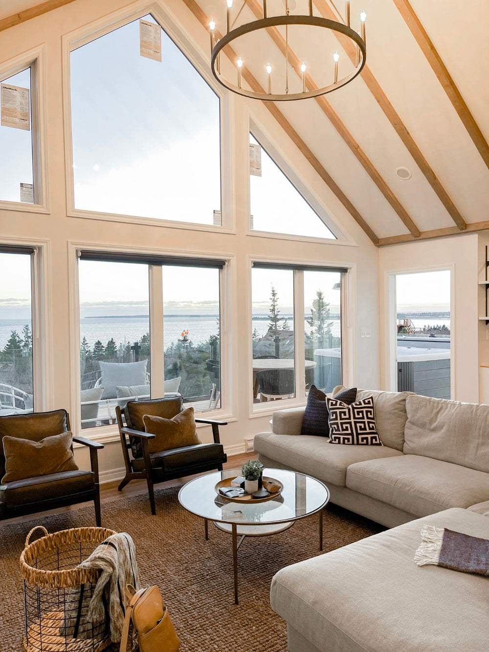 LH Imports Feather Right Sectional Sofa FTH019