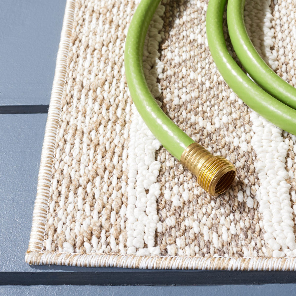 Safavieh Global 412 Power Loomed Polypropylene Modern Rug GLB412B-9