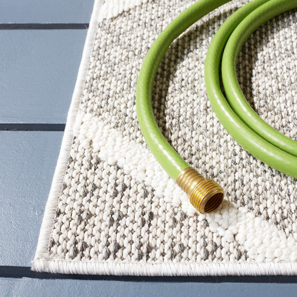 Safavieh Global 414 Power Loomed Polypropylene Modern Rug GLB414F-9