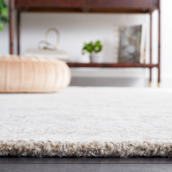 Safavieh Glamour 601 Modern Hand Tufted Rug Natural / Ivory GLM601A-8