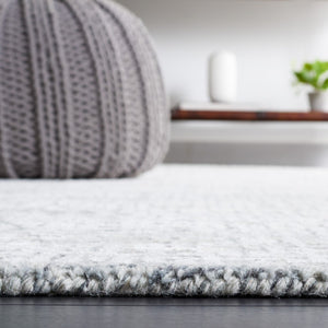 Safavieh Glamour 601 Modern Hand Tufted Rug Grey / Ivory GLM601F-8