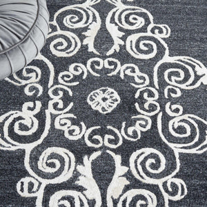 Safavieh Glamour 604 Antique Hand Tufted Rug Black / Ivory GLM604Z-8