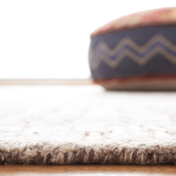 Safavieh Glamour 606 Geometric Hand Tufted Rug Brown / Ivory GLM606T-8