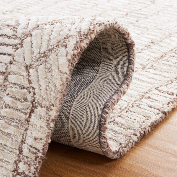 Safavieh Glamour 606 Geometric Hand Tufted Rug Brown / Ivory GLM606T-8