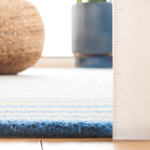 Safavieh Genre 201 Hand Tufted Modern Rug Blue / Ivory 8' x 10'