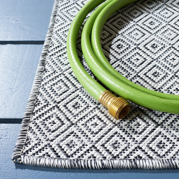 Safavieh Hampton 230 Power Loomed 100% Polypropylene Indoor/Outdoor Rug HTN230Z-9