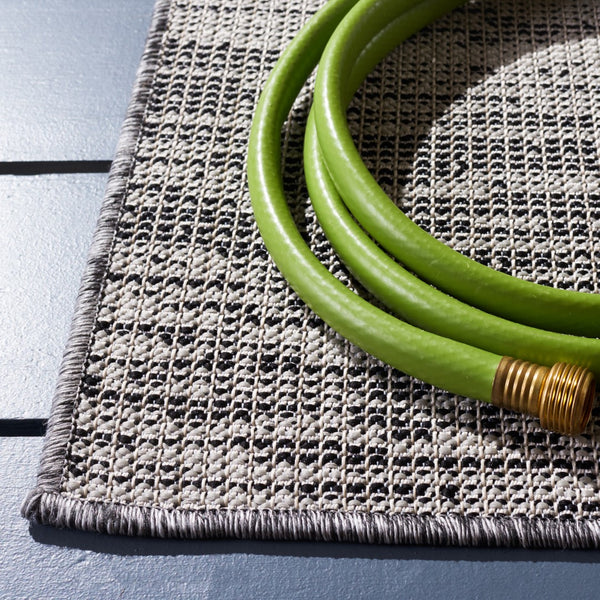 Safavieh Hampton 200 Power Loomed 100% Polypropylene Outdoor Rug HTN237G-9