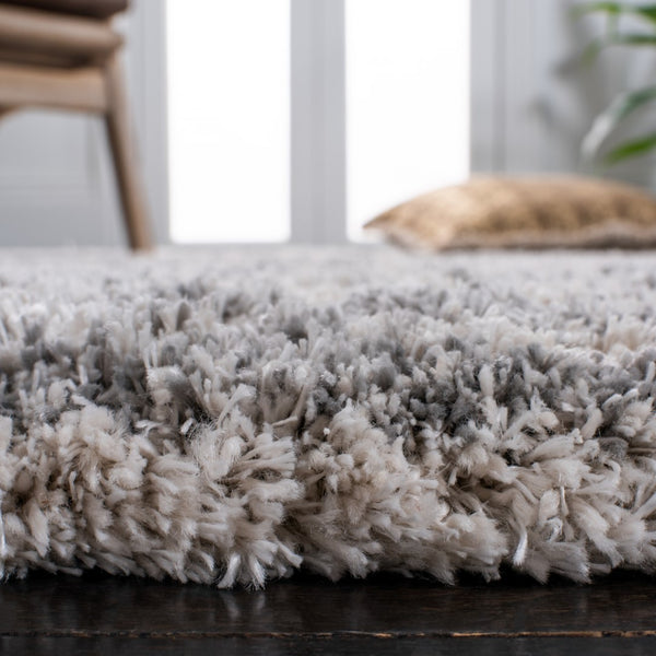 Safavieh Iceland Shag 511 Power Loomed Polypropylene Pile Shag & Flokati Rug ISG511A-9