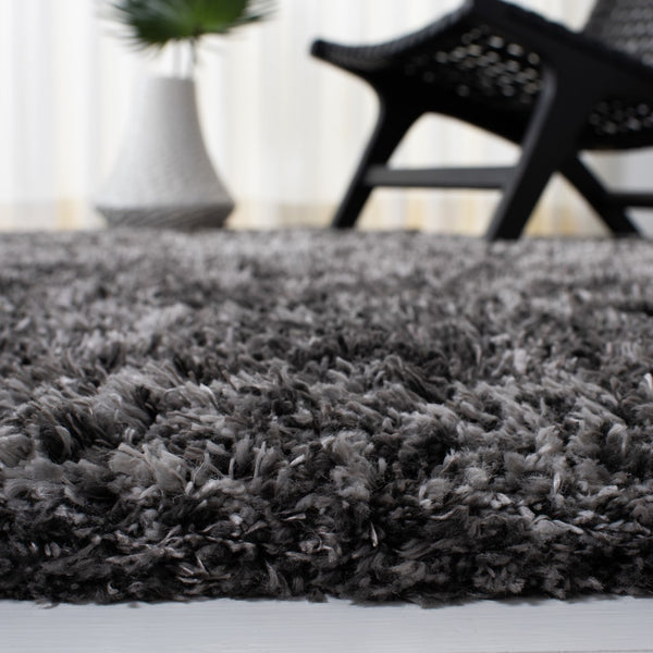 Safavieh Iceland Shag 511 Power Loomed Polypropylene Pile Rug ISG511H-6
