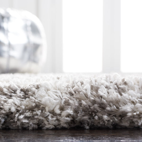 Safavieh Iceland Shag 512 Power Loomed Polypropylene Pile Shag & Flokati Rug ISG512A-9