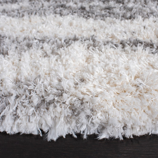 Safavieh Iceland Shag 512 Power Loomed Polypropylene Pile Shag & Flokati Rug ISG512A-9