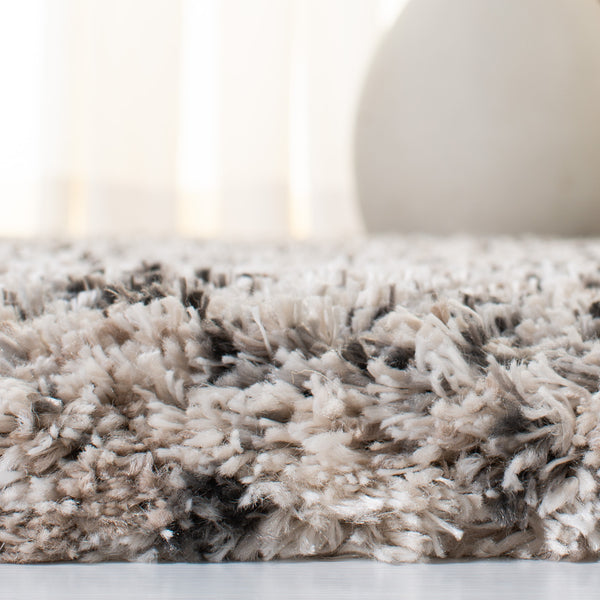 Safavieh Iceland Shag 519 Power Loomed Polypropylene Pile Shag & Flokati Rug ISG519A-8SQ