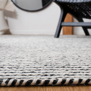 Kilim 378 Flat Weave 80% Wool, 20% Cotton Rug Black / Ivory 80% Wool, 20% Cotton KLM378Z-5