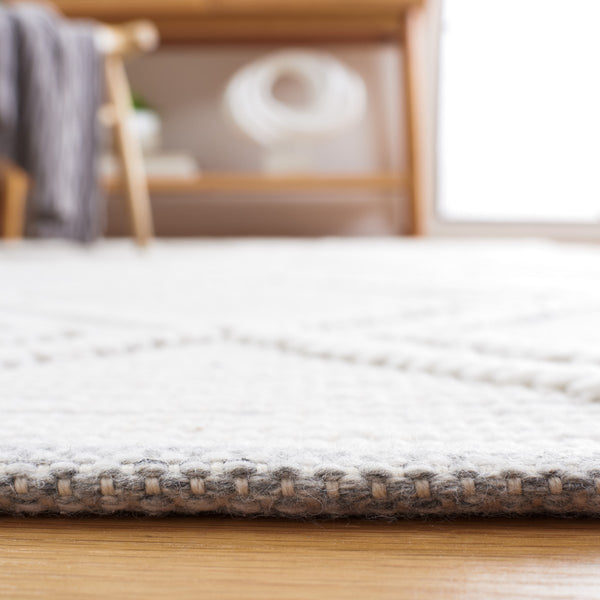 Safavieh Kilim 449 Hand Woven Polyester Rug KLM449F-5