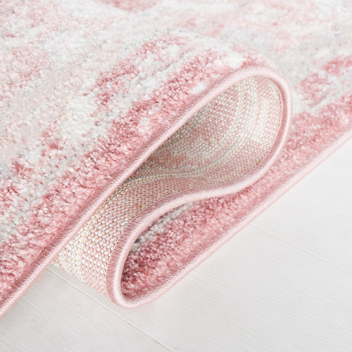Layla Stunning Power Loomed Rug - Elegant Design, Durable Polypropylen