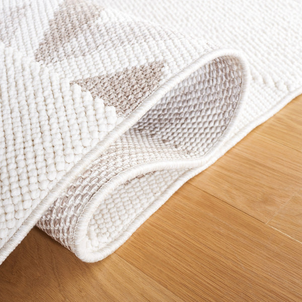 Safavieh Lotus 100 Transitional Power Loomed Rug Ivory / Beige LOT100A-9