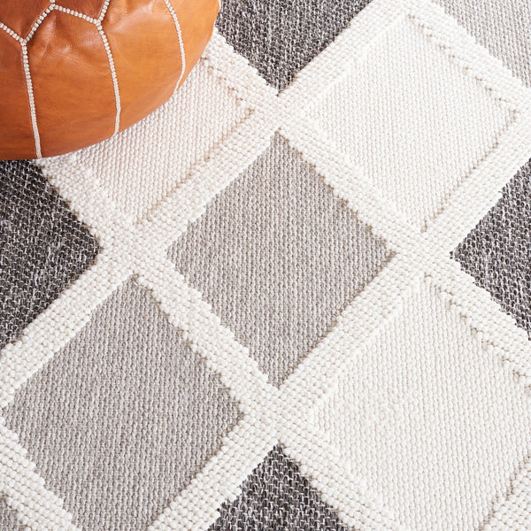 Safavieh Lotus 102 Transitional Power Loomed Rug Ivory / Dark Grey LOT102A-9