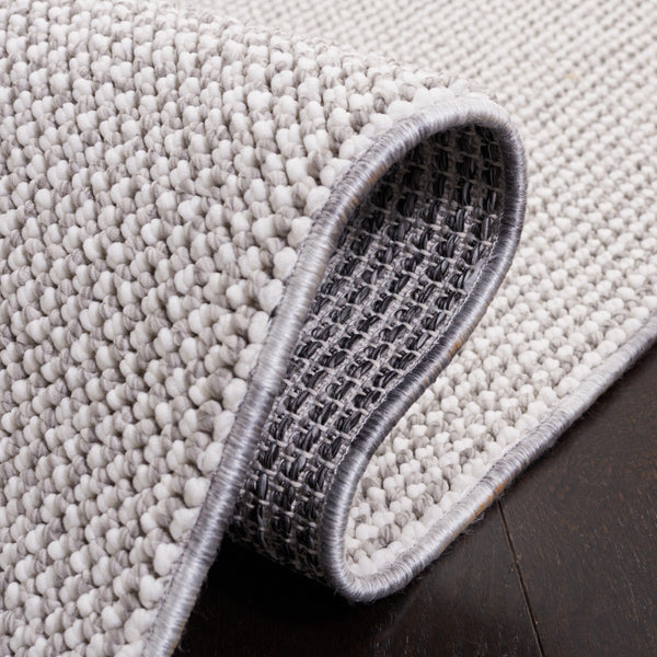 Safavieh Lotus 106 Transitional Power Loomed Rug White LOT106A-9