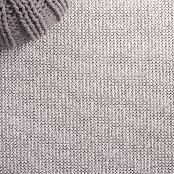 Safavieh Lotus 106 Transitional Power Loomed Rug White LOT106A-9