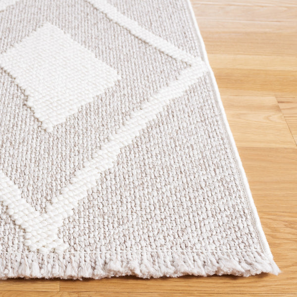 Safavieh Lotus 110 Transitional Power Loomed Rug Beige / Ivory LOT110B-9