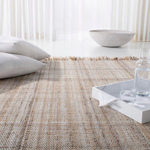 Safavieh Jahi Plaid Hand Loomed Wool/Viscose Rug LRL6470A-7SQ