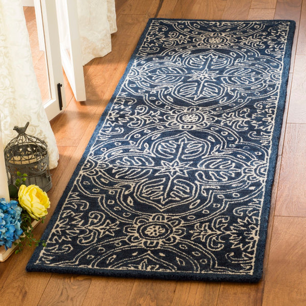 Safavieh Etienne Hand Tufted Wool Rug LRL6603N-9