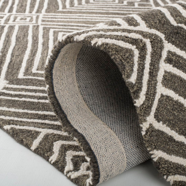 Safavieh Isabella Hand Tufted Wool/Cotton Rug LRL6608F-9