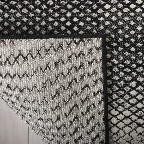 Safavieh Lurex 186 Power Loomed 53% Polypropylene/47% Polyester Contemporary Rug LUR186Z-5SQ