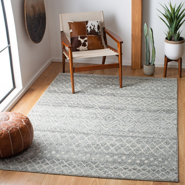 Madison 700 Madison 798 Bohemian Power Loomed 65% Polypropylene 21% Jute 7% Polyester 7% Cotton Rug Silver / Ivory