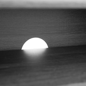 Safavieh Aurelio 2 Shelf Media Stand Distressed Black Honeycomb/ Pb / Mdf/ Rubber Wood MED9600E