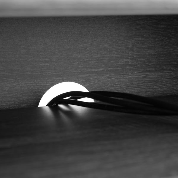 Safavieh Esma 2 Shelf Media Stand Distressed Black Honeycomb/ Pb / Mdf/ Rubber Wood MED9601E