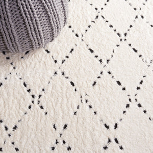 Safavieh Melody 102 Bohemian Power Loomed Rug Ivory / Black MEL102A-9