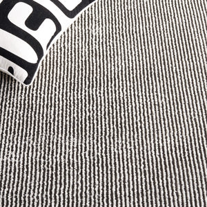 Safavieh Melody 106 Modern Power Loomed Rug Ivory / Black MEL106A-9